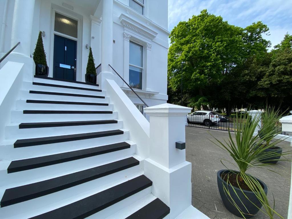 Boutique Nights Aparthotel Eastbourne Exterior photo
